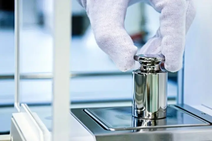 What are OIML and ASTM Calibration Weight Classes?
